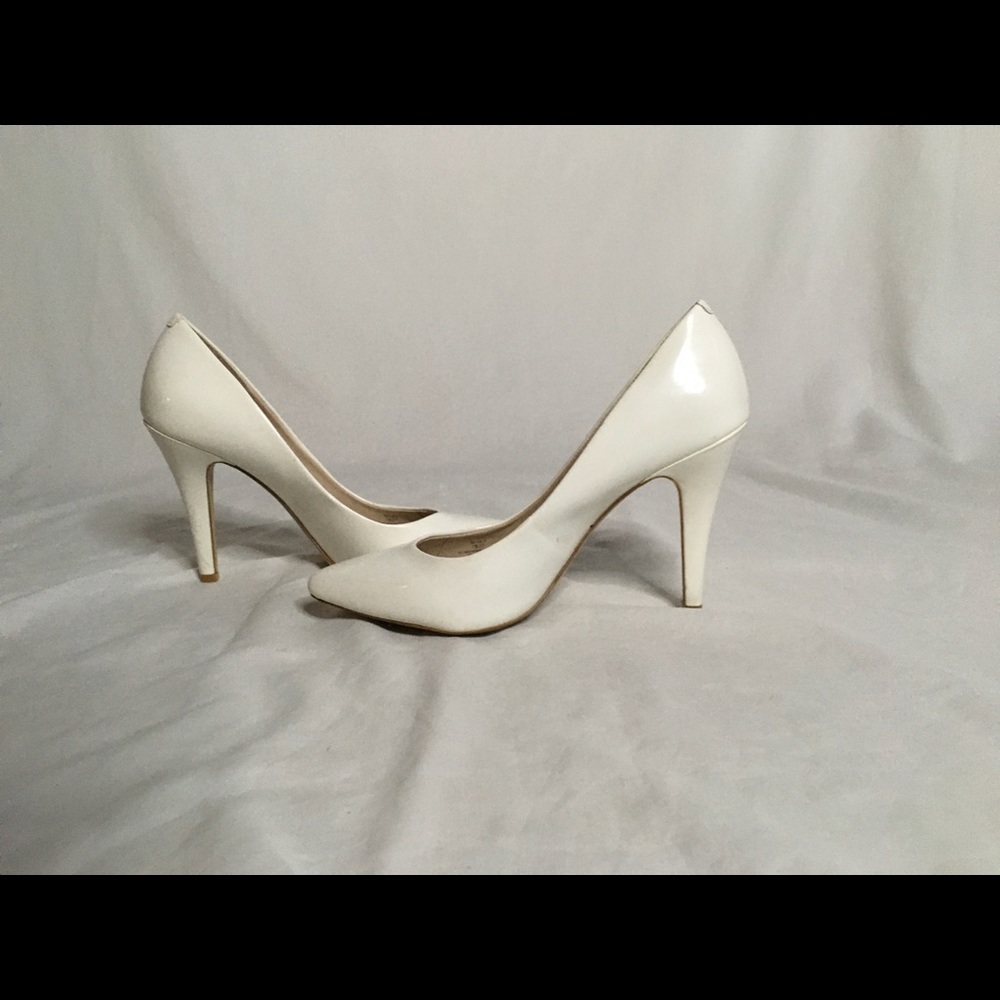 BCBGeneration white heels